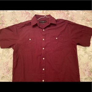 Men’s size small casual bottom down t-shirt